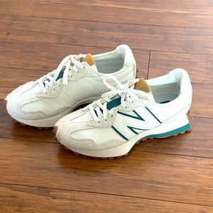 Women’s New Balance 327 Sneakers, Size 7